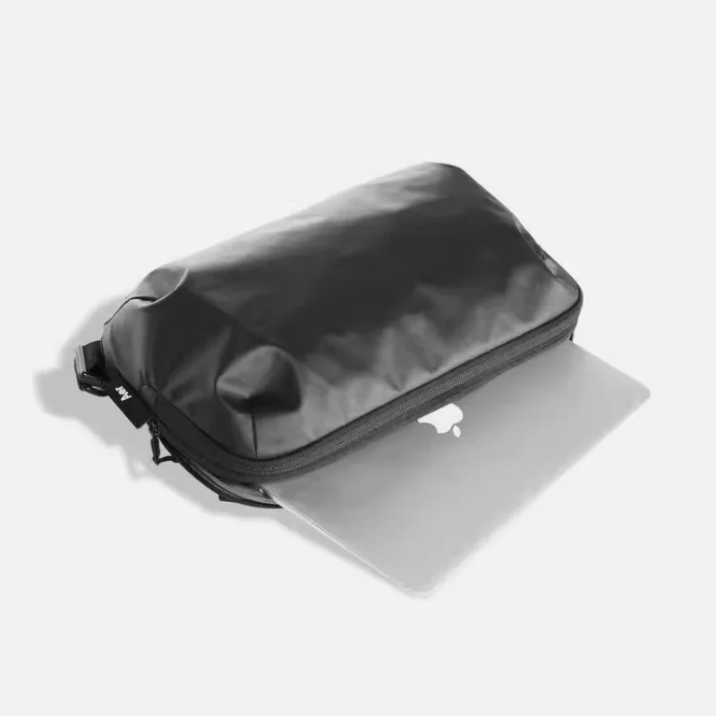 Mochila Tech Sling de Nailon B - Office Tech Bag reseña y precio